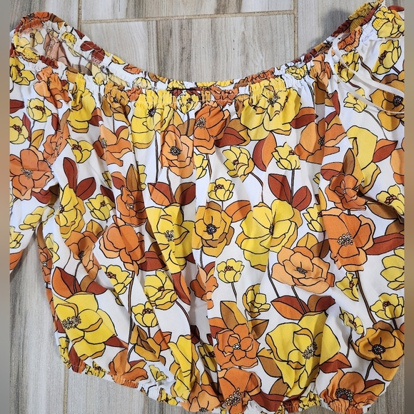 Boho Floral Off The Shoulder Crop Top Size Medium - Picture 4 of 6